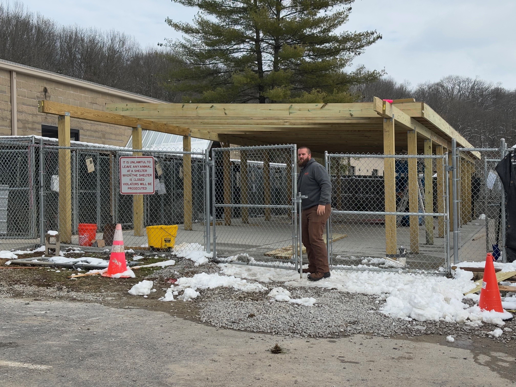 Outdoor kennel construction
